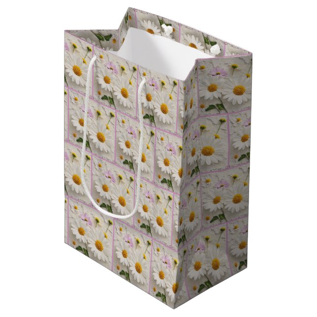 Sac Cadeau Moyen Fleurs de marguerite et de cosmos sur papier désos (Devant Angle)