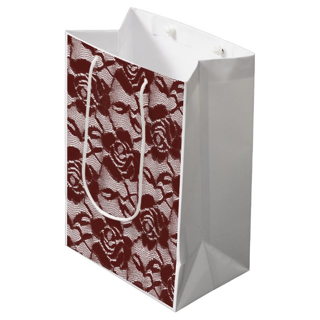 Sac Cadeau Moyen Floral de dentelle rouge de Bourgogne (Devant Angle)