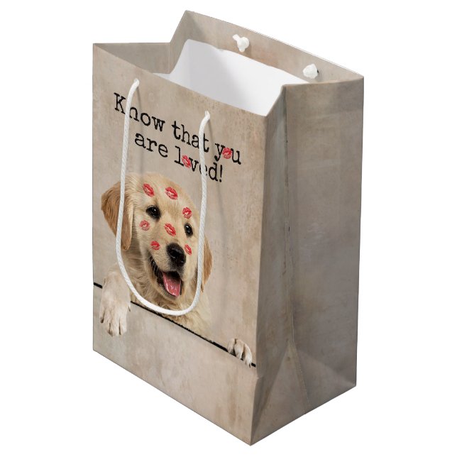 Sac Cadeau Moyen Golden Retriever avec des baisers en bâton à lèvre (Devant Angle)