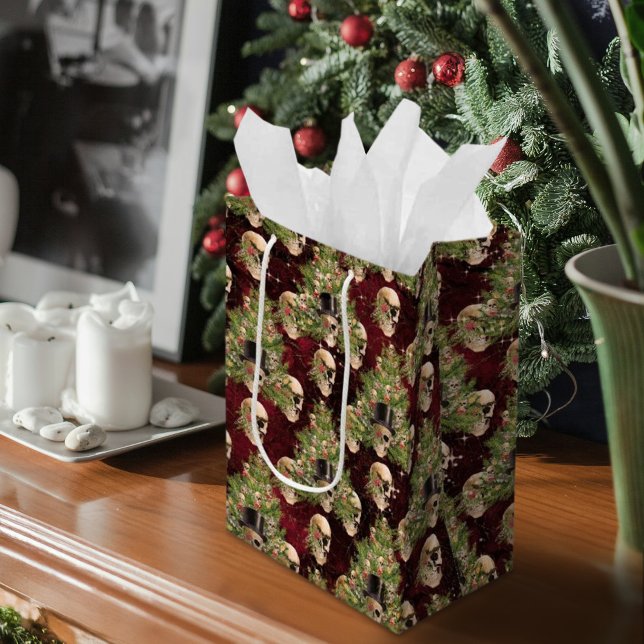 Sac Cadeau Moyen Gothique Crânes de Noël et lumières Rouge (Gothic Christmas Tree Skulls and Lights Red Medium Gift Bag)