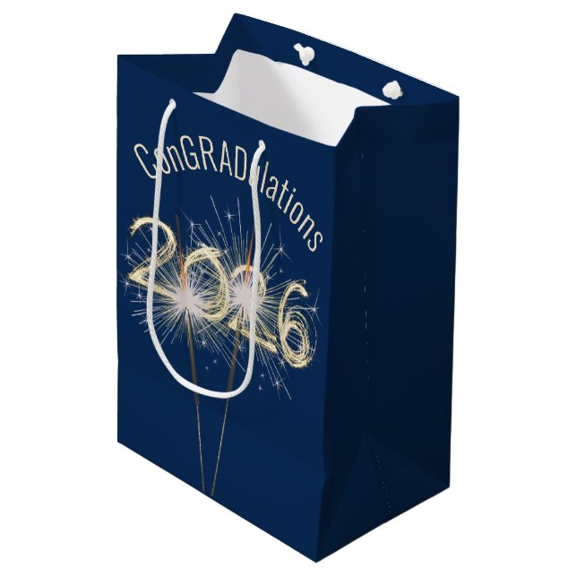 Sac Cadeau Moyen Graduation 2026 Sparklers On Blue (Devant Angle)