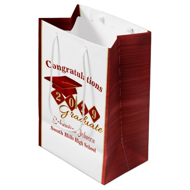 Sac Cadeau Moyen Graduation personnalisée Rouge et Or (Devant Angle)
