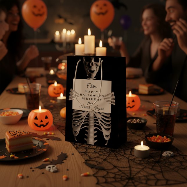 Sac Cadeau Moyen Halloween Birthday Spooky Skeleton Custom Black (Gift Bag for someone who has a birthday on Halloween and who is not afraid of spooky skeletons.)