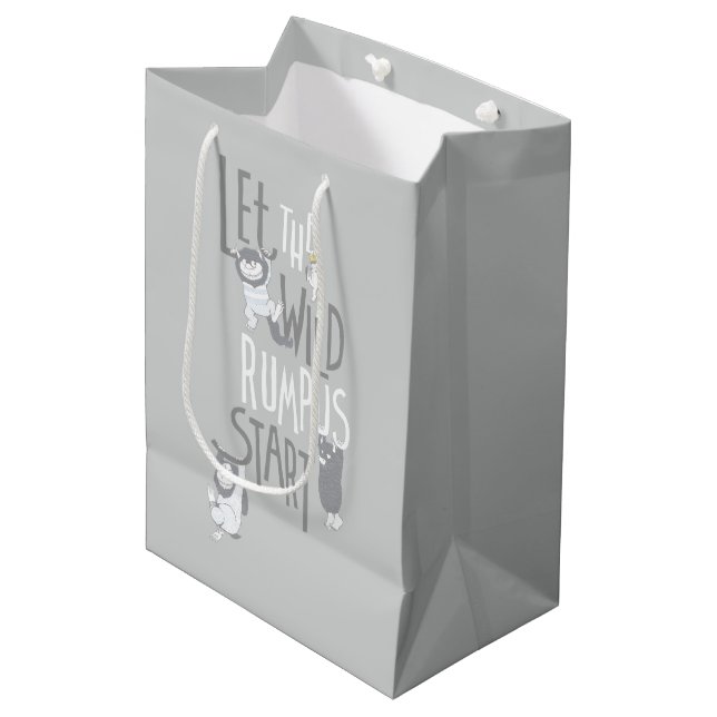 Sac Cadeau Moyen Laissons le Rumpus sauvage commencer (Devant Angle)