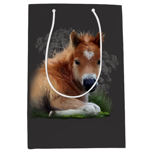 Sac Cadeau Moyen Le poulain est allongé dans l'herbe (Devant)