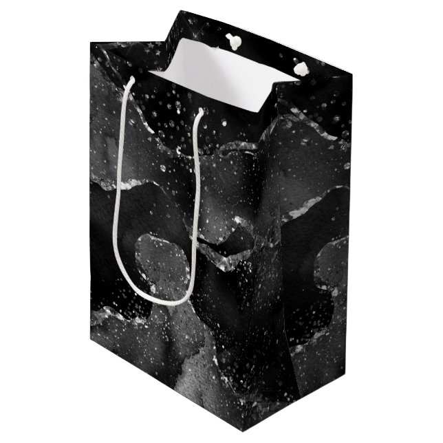 Sac Cadeau Moyen Moody Agate | Onyx Black Silver Vampy Goth Parties (Devant Angle)