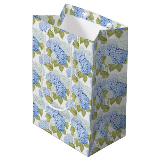 Sac Cadeau Moyen Motif de fleurs d'hydrangea bleu élégant  (Devant Angle)