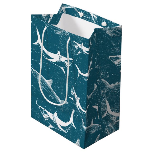 Sac Cadeau Moyen Motif de requins bleus en détresse (Devant Angle)