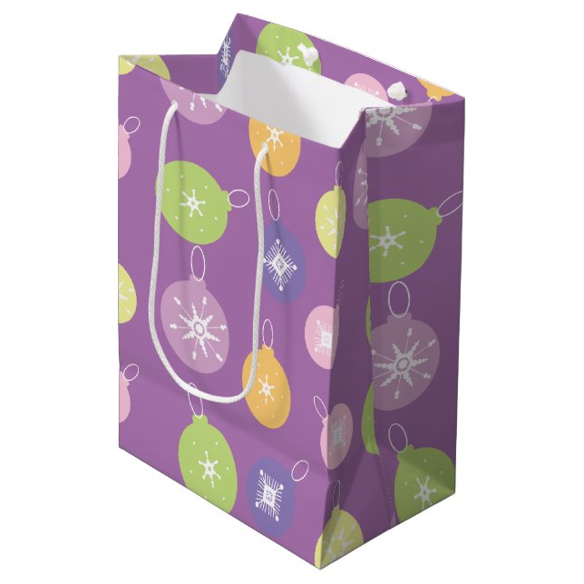 Sac Cadeau Moyen Pastel Noël Ornements Snowflakes Violet (Devant Angle)