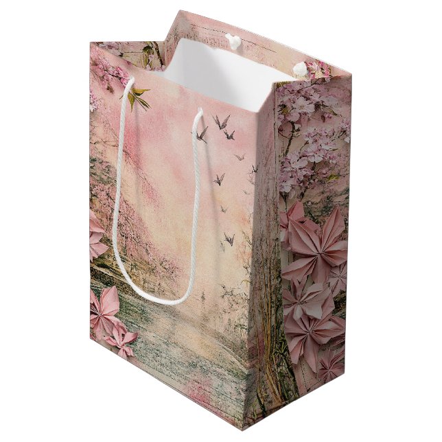 Sac Cadeau Moyen Paysage de sérénité aux cerisiers en fleurs roses  (Devant Angle)