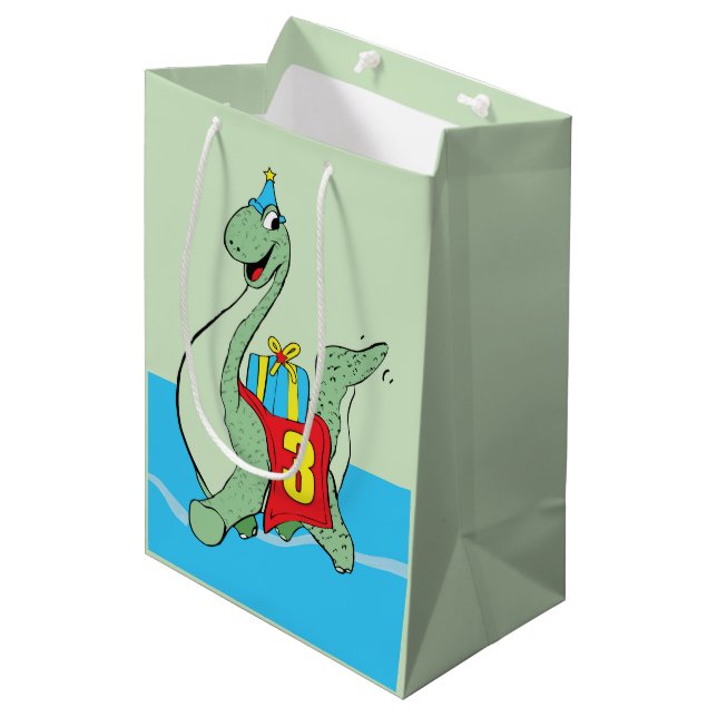 Sac Cadeau Moyen Petit garçon, 3e anniversaire Dinosaur (Devant Angle)