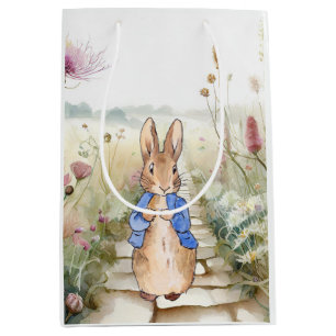 Sac Cadeau Moyen Pierre le lapin avec champ de fleurs sauvages