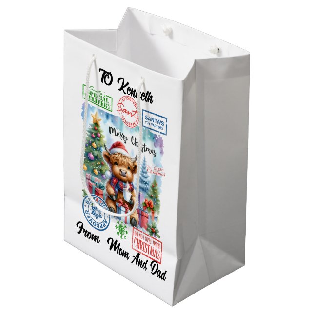 Sac Cadeau Moyen Sièges de vache Highland par sapin de Noël (Devant Angle)