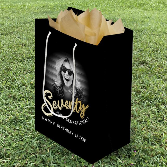 Sac Cadeau Moyen Soixante-dix or script et photo personnalisée 70e  (Créateur téléchargé)