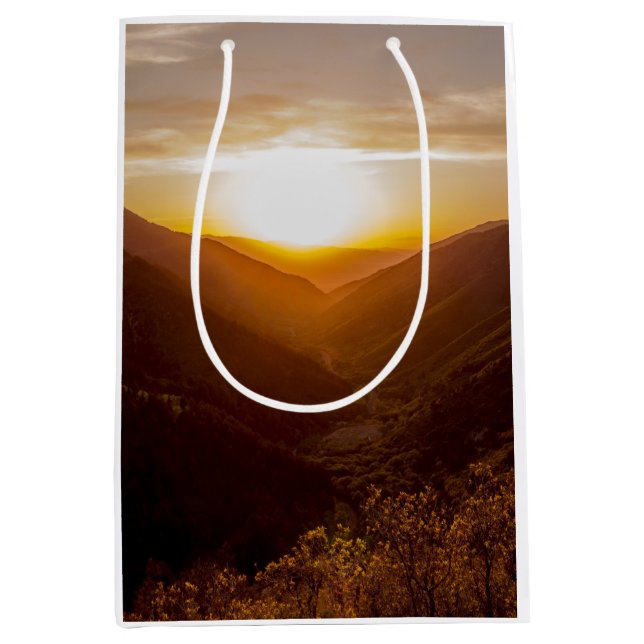 Sac Cadeau Moyen Sunset Over Mountains (Devant)