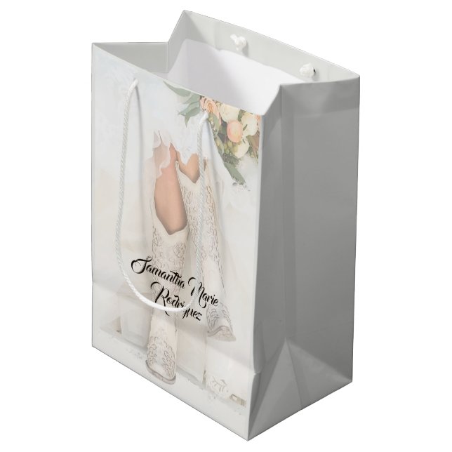 Sac Cadeau Moyen Texas Bride à Rhinestone Boots Bridal Shower (Devant Angle)