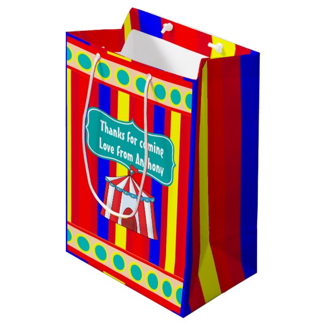 Sac Cadeau Moyen Une journée au Circus Kids Party Personnalisée (Devant Angle)