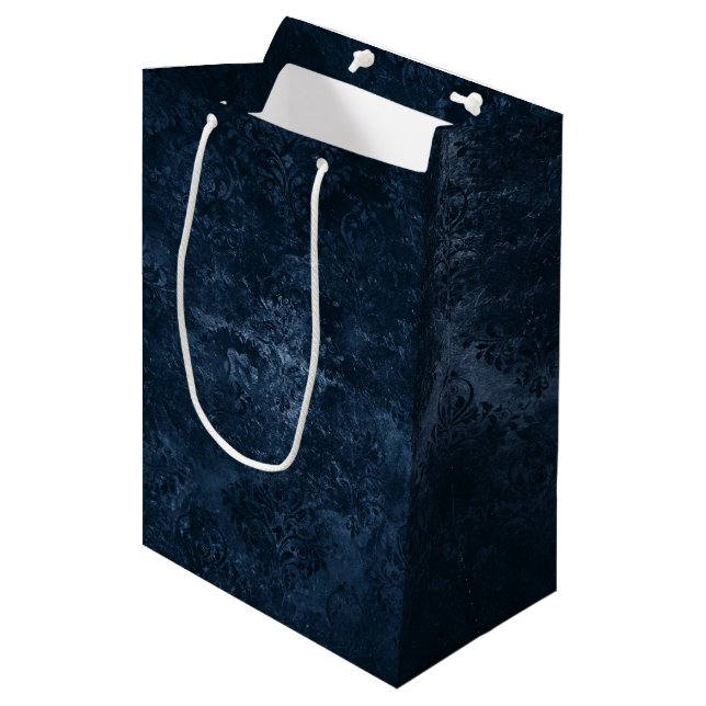 Sac Cadeau Moyen Velvety Navy Damask | Bleu foncé Grunge Baroque (Devant Angle)