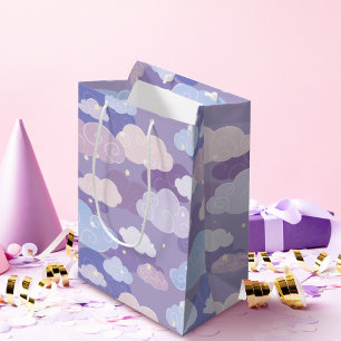Sac Cadeau Moyen Whimsical Pastel Clouds et étoiles Motif