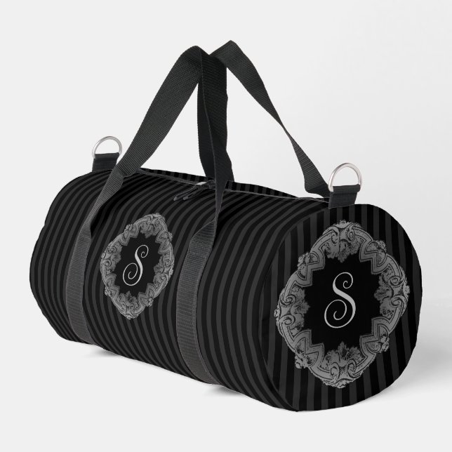 Sac De Sport Élégant, Sophistiqué Pin Monogramme strié (Coin gauche)