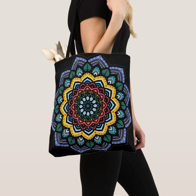 Sac fourre-tout à mandala (De près)