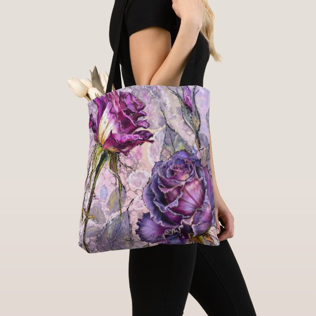 Sac fourre-tout aux roses violettes (De près)