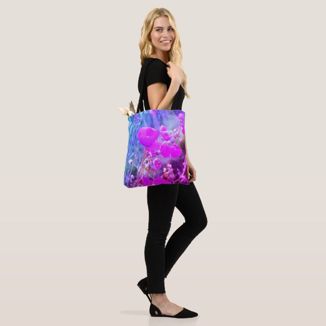 Sac fourre-tout floral (Sur le modèle)