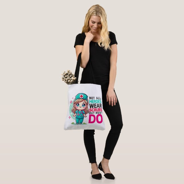 sac fourre-tout "Tous les héros ne portent pas de  (Sur le modèle)