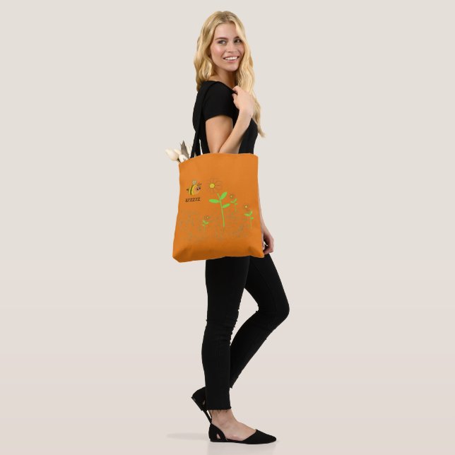 Sac orange avec abeille (Sur le modèle)