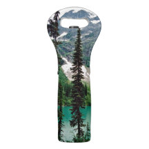 Lac de montagne canadien