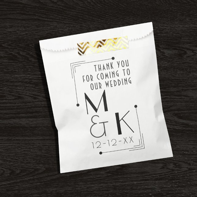 Sachets En Papier Art Déco Style 1920s Merci mariage Favor sac (If you're having a gatsby themed wedding, here are the favor bags just for you. Add your initials!)
