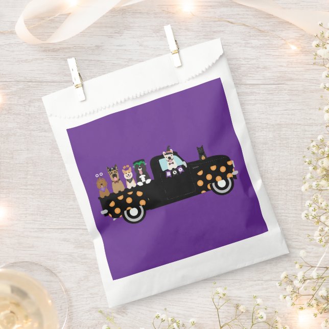 Sachets En Papier Chiens D'Halloween Dans Un Camion De Ramassage (Coupé)