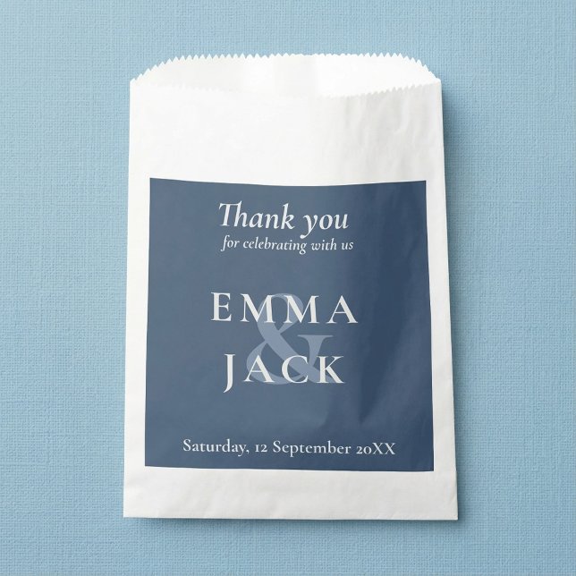Sachets En Papier Classic Blue Elegant Serif Font ampersand moderne (Classic Blue Elegant Serif Font modern ampersand Favor Bag.)