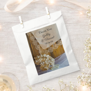 Sachets En Papier Dentelle de pays et fleurs Grange Mariage Merci