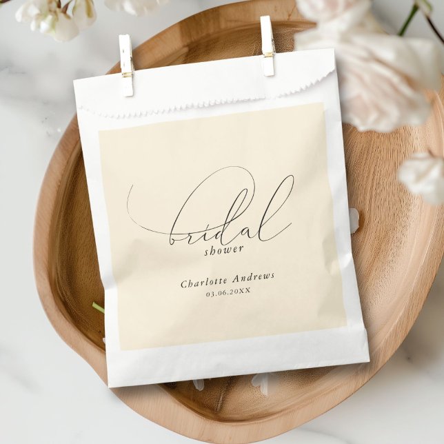 Sachets En Papier Élégante, minimale, Fête des mariées manuscrite (Elegant, minimal, handwriting Bridal Shower Favor Bag with your name and date. Scripted Font.)