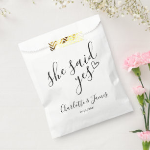 Sachets En Papier Elle a dit oui Fête de fiançailles Noir et Blanc