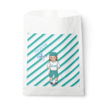 Enfant de trois ans vert upsherin garçon préférez 