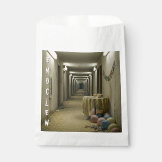 Sachets En Papier Fête d'anniversaire dans l'arrière-salle liminaire