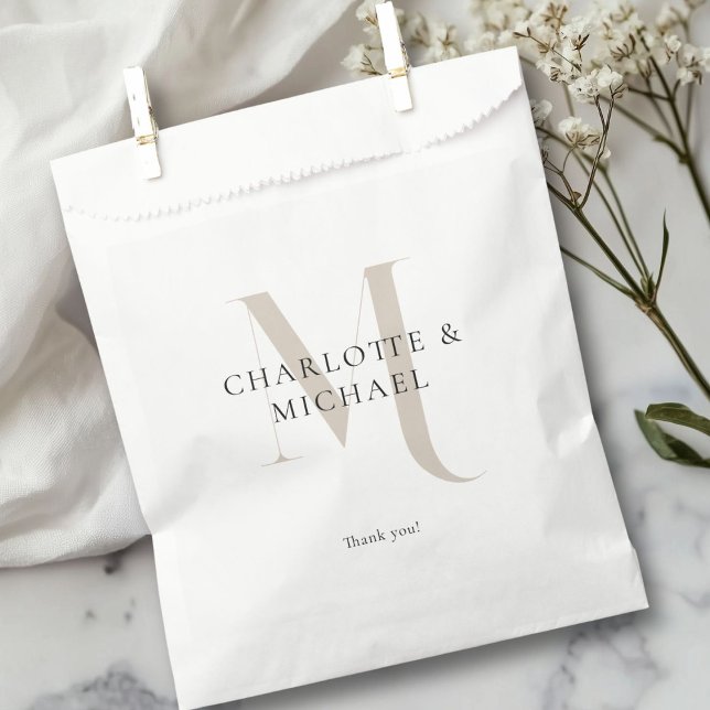 Sachets En Papier Mariage monogramme simple, élégant (Simple, elegant, monogram " Thank You!"  wedding favor bag with your names.)