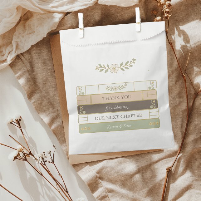 Sachets En Papier Notre prochain chapitre Baby shower de livres empi (Our next chapter Storybook Baby Shower Favor Bags, A new chapter begins Book Themed Baby Shower Bags)