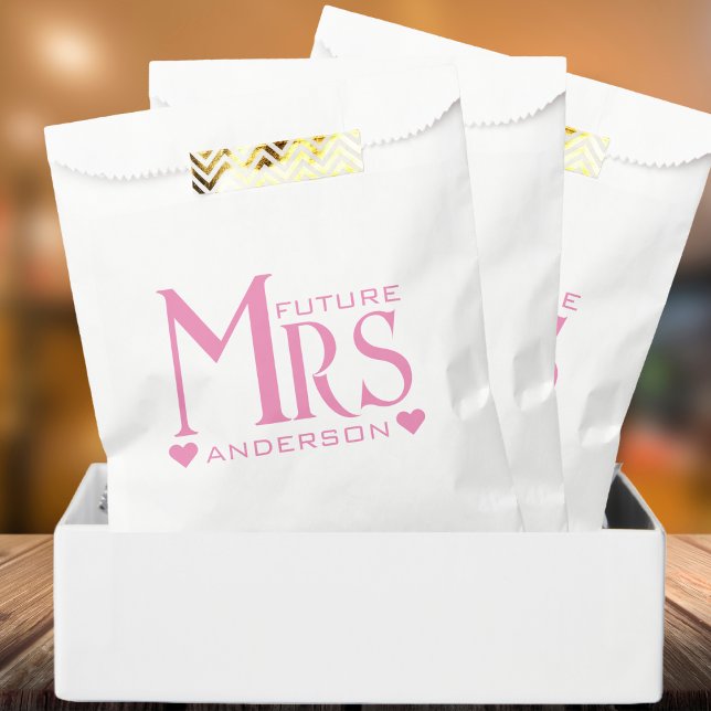 Sachets En Papier Pink Future Mme Engagement Fête des mariées du par (Pink Future Mrs Engagement Party Bridal Shower Favor Bag)