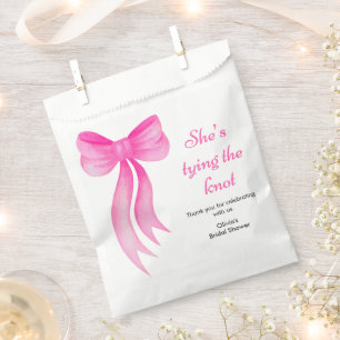 Sachets En Papier Rose Elle Noue le Nœud Lavage de Mariée