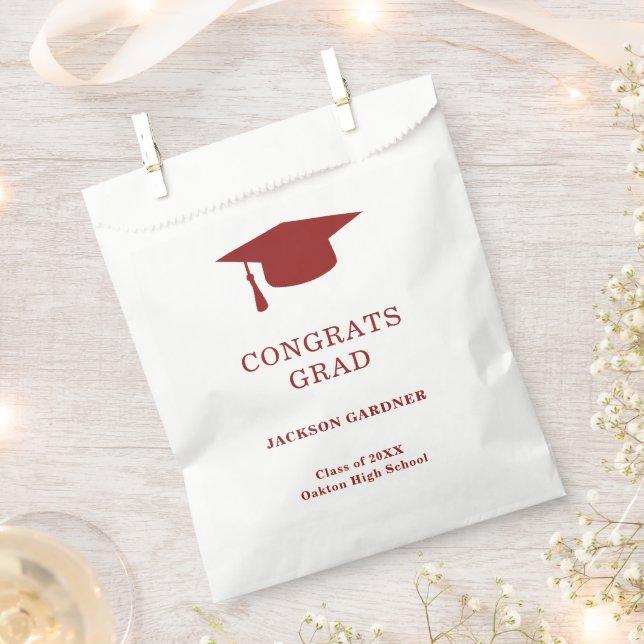 Sachets En Papier Simple Burgundy Mortar Board Modernité Graduation (Coupé)