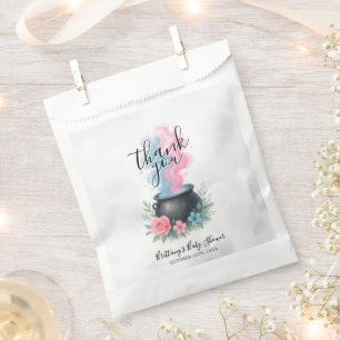 Sachets En Papier Un Bébé Brûle Le Cauldron D'Halloween