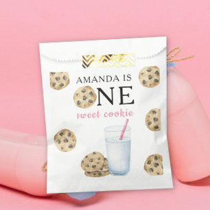 Sachets En Papier Un biscuit doux et le lait fille premier anniversa