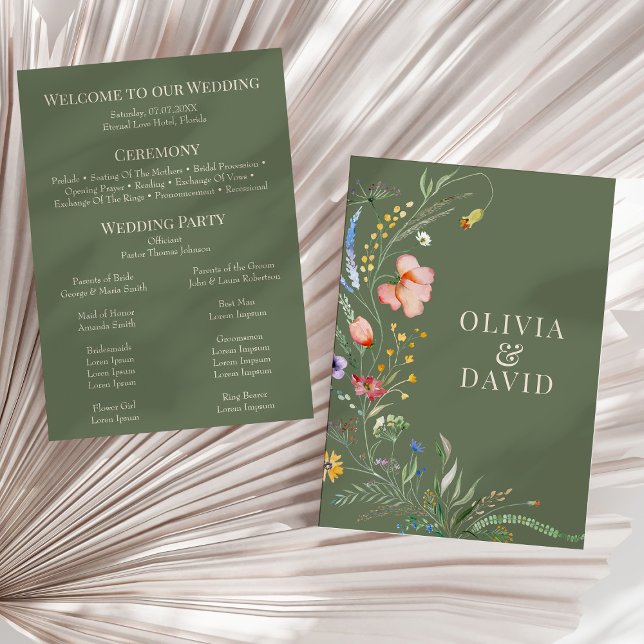 Sage Green Fleur sauvage Programme de mariage pré- (Sage Green Wildflower Meadow Wedding Program on a sunny neutral dry palm leaf.)