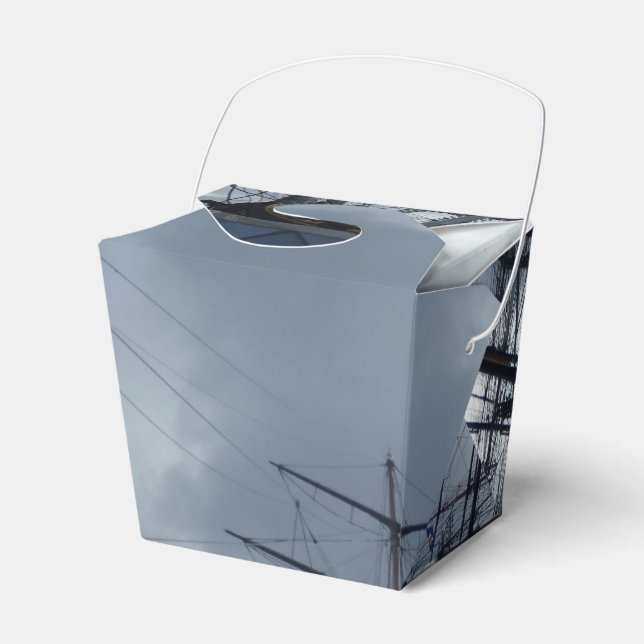 Sail Shrouds Take Out Favour Box (Front Side)