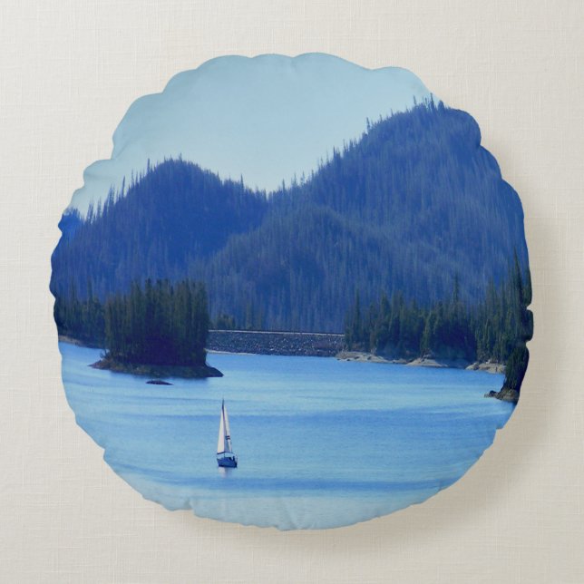 Sailing away..... round pillow (Front)