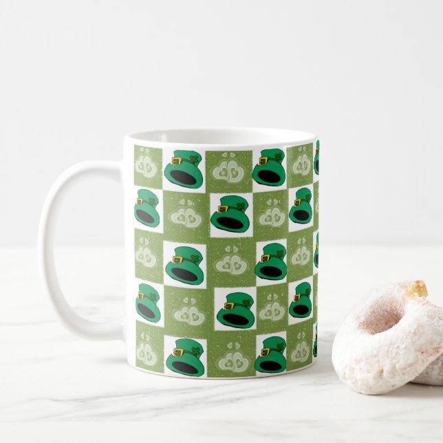 Saint Patrick's Day Mug Coeurs blancs Casquette (Avec donut)