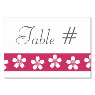 Sakura de charme avec carte de table de framboise